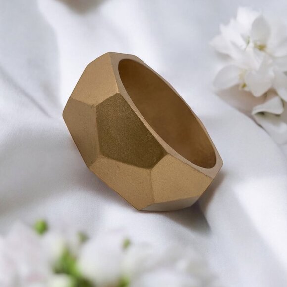 Boho Octagon Faceted Gold Resin Bangle - Modern Geometric Bracelet - Picture 4 of 4